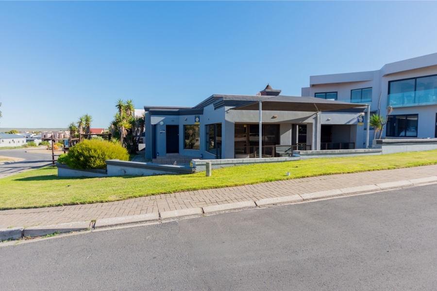 4 Bedroom Property for Sale in Britannia Bay Western Cape
